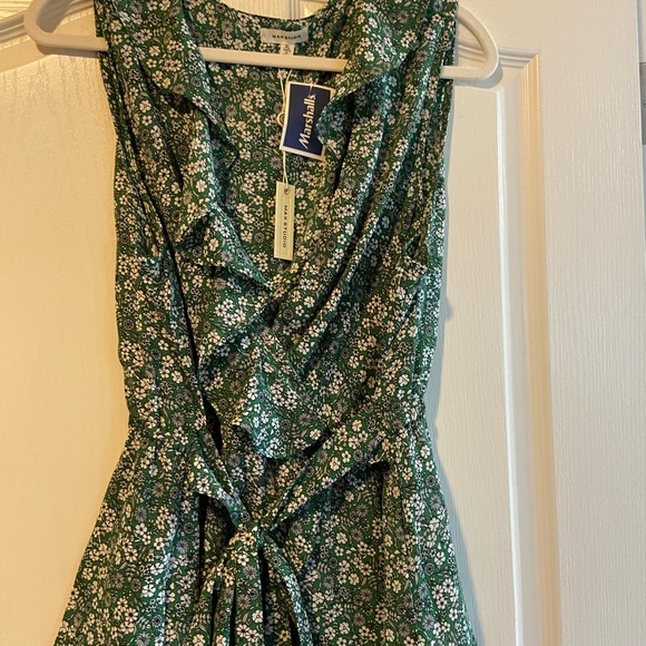 Max Studio Tops - Max Studio Green Floral sleeveless Blouse